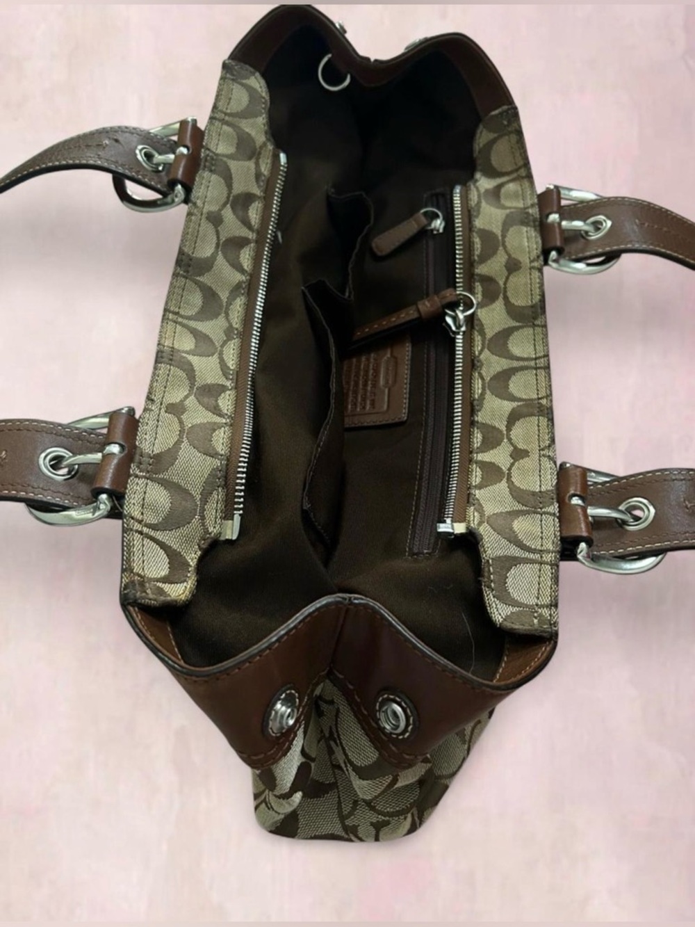 Vintage Authentic Coach Signature Canvas Shoulder Bag in Brown and Tan - Picture 7 of 8